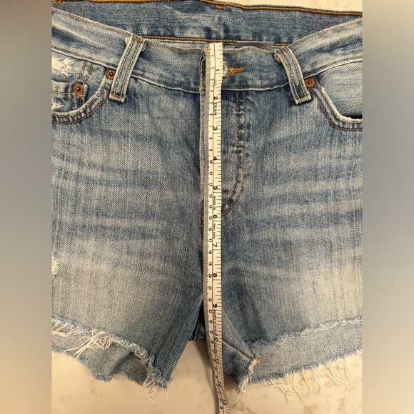 Levi’s Mid Rise Blue Denim Cut Off Shorts, size 28 - Picture 6 of 8